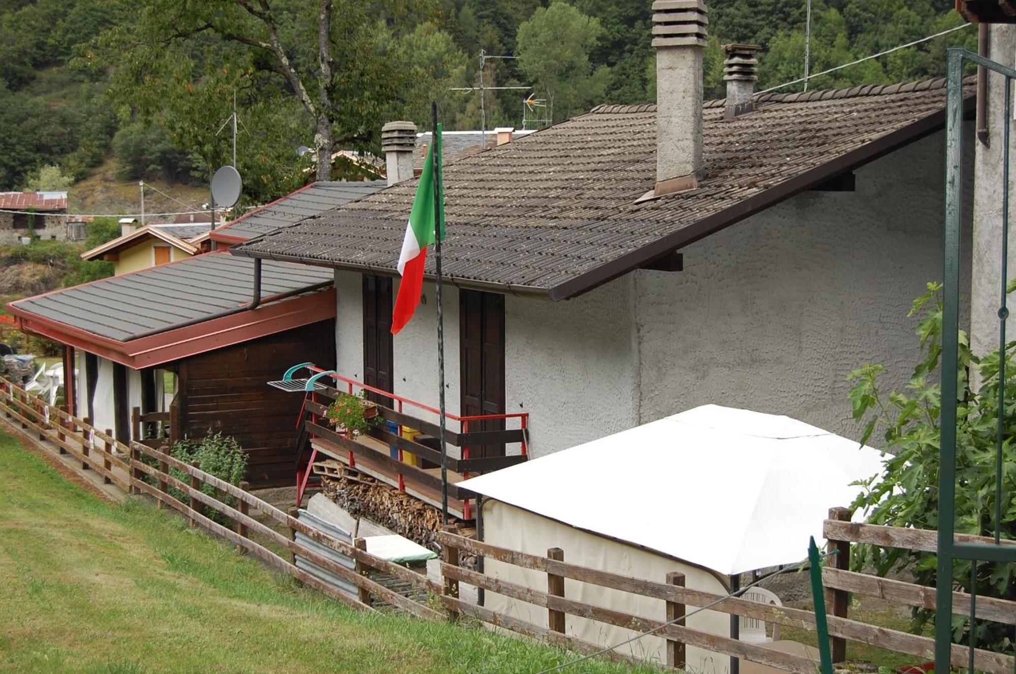 Casa Valentino Villa Corteno Golgi Luaran gambar