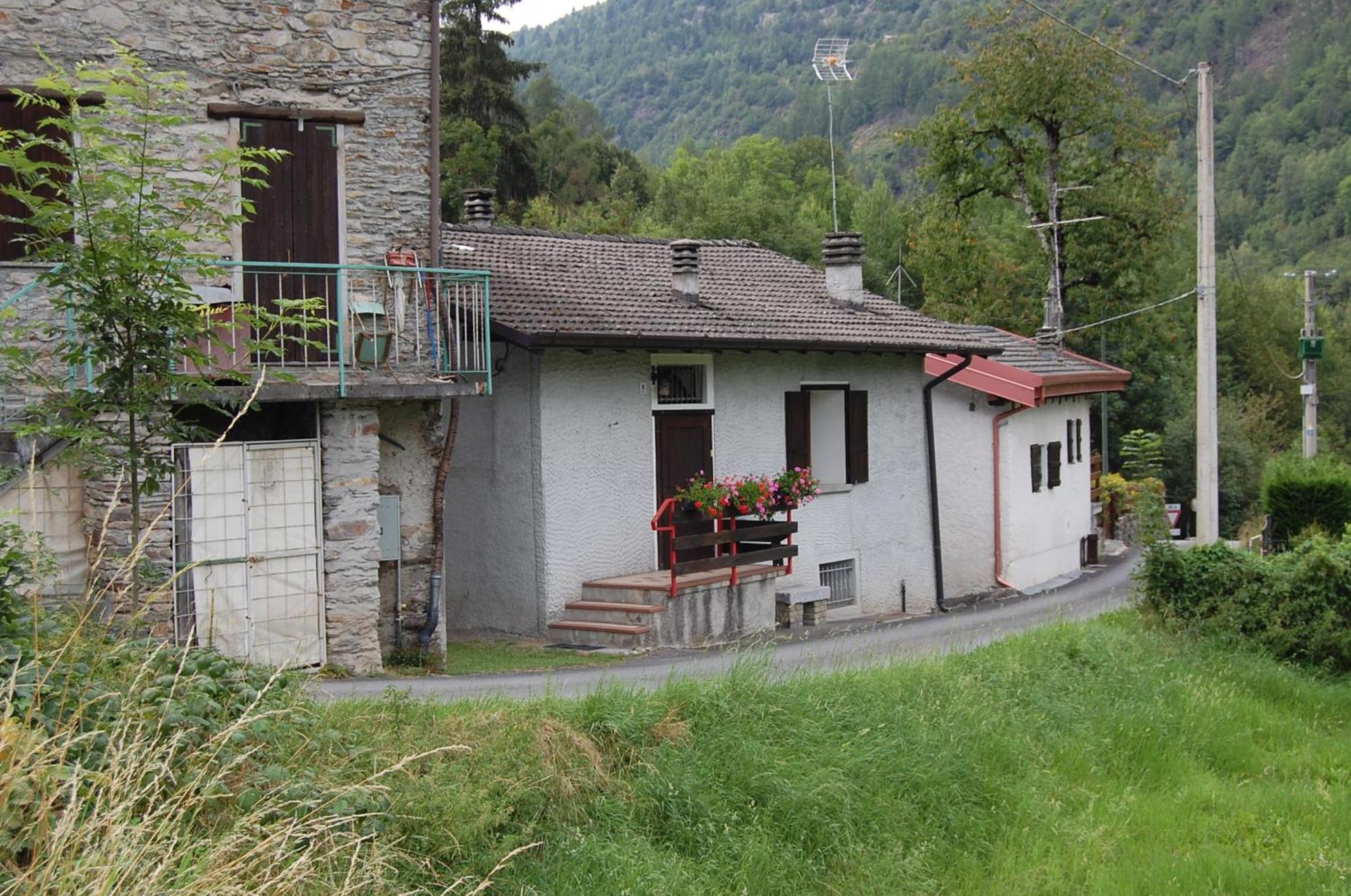 Casa Valentino Villa Corteno Golgi Luaran gambar